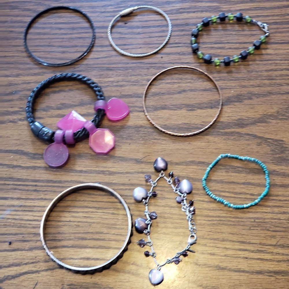Lot of 8 Womans Vintage Metal Beaded Loop and Charm Bracelets